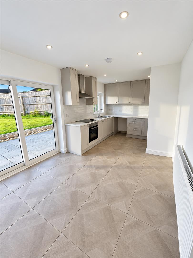 Llanyrnewydd, Penclawdd, Swansea, SA4 3JL